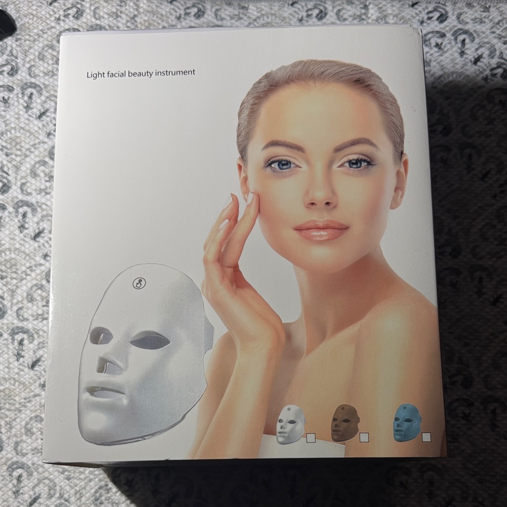 7-Color Facial Mask, Rechargeable Light Mask for Face Beauty Instrument - Picture 2 of 15